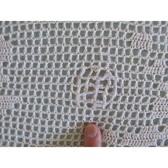 Antique White Victorian heavy silk round table cover with tassels 58 inch - Picture 5 of 8